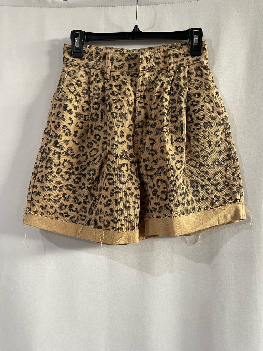 Free People We The Free Cheetah print cut off shorts women’s size 26
